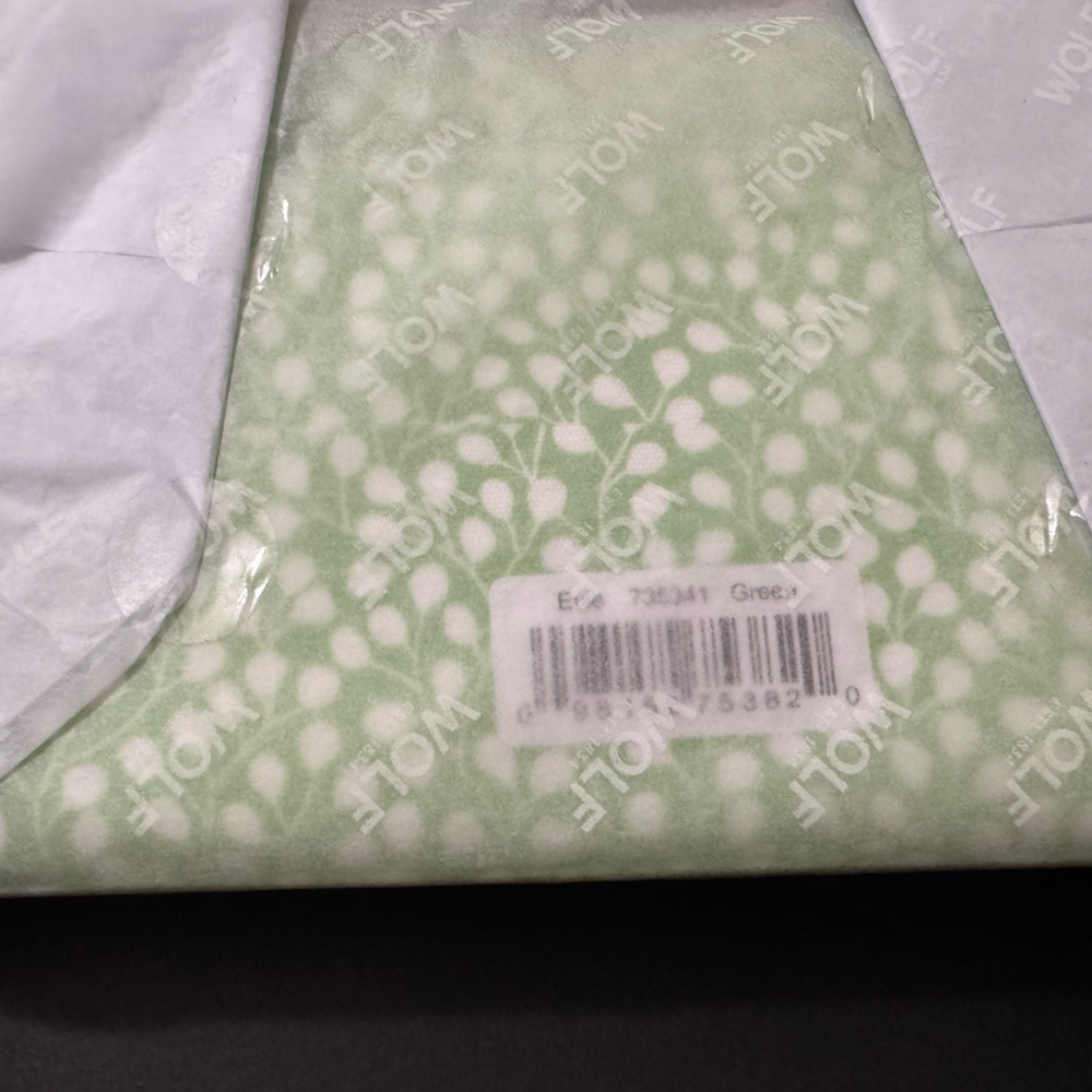 WOLF Green and White Patterned Accessory - Picture 3 of 3